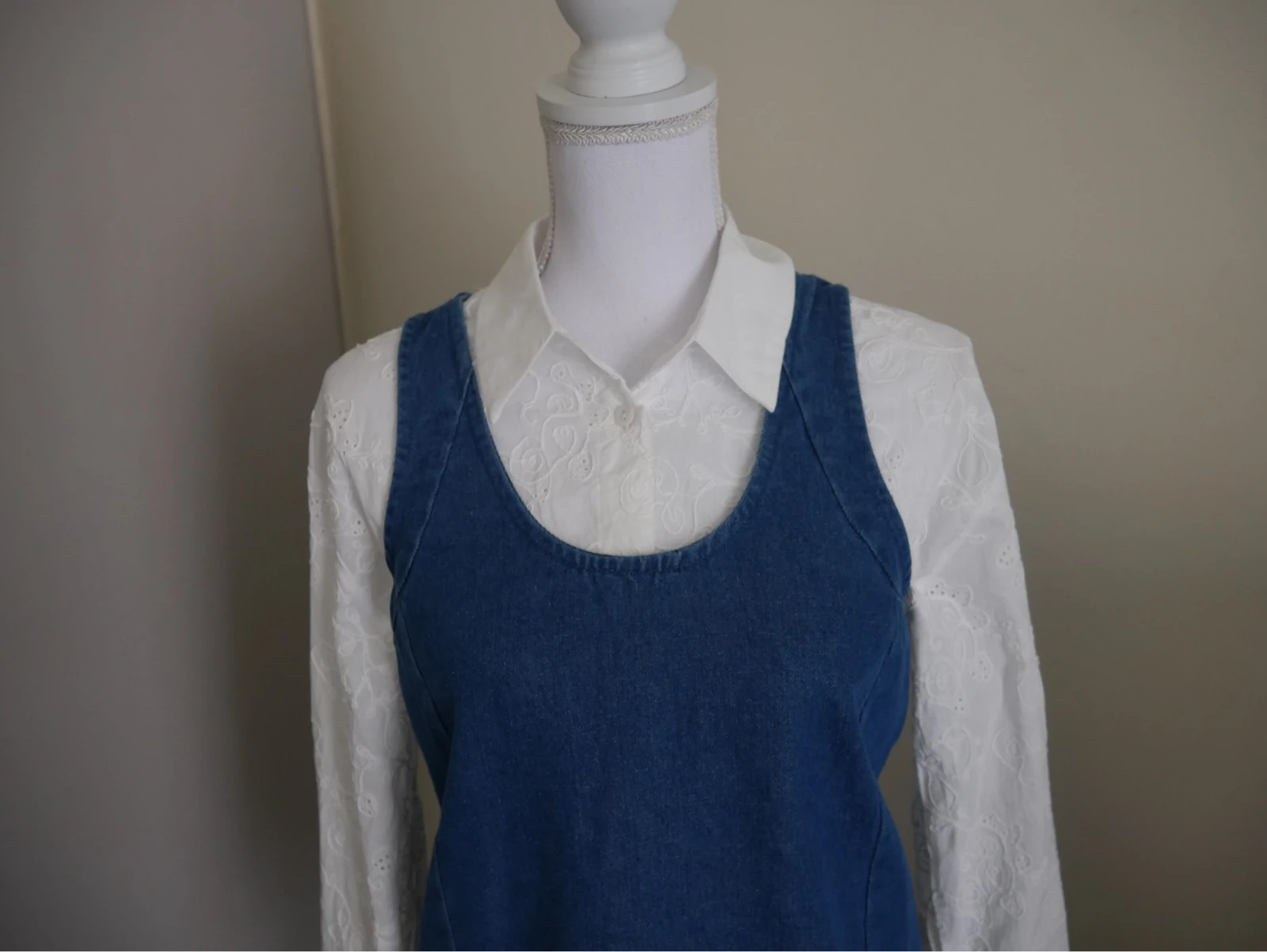 Robe en jean sans manches  – photo 9